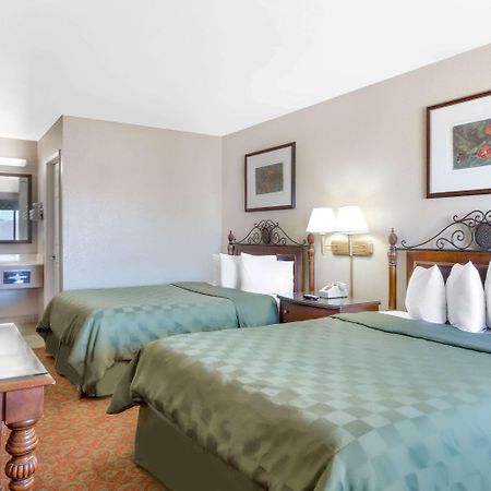 Days Inn By Wyndham Kingman East Bagian luar foto