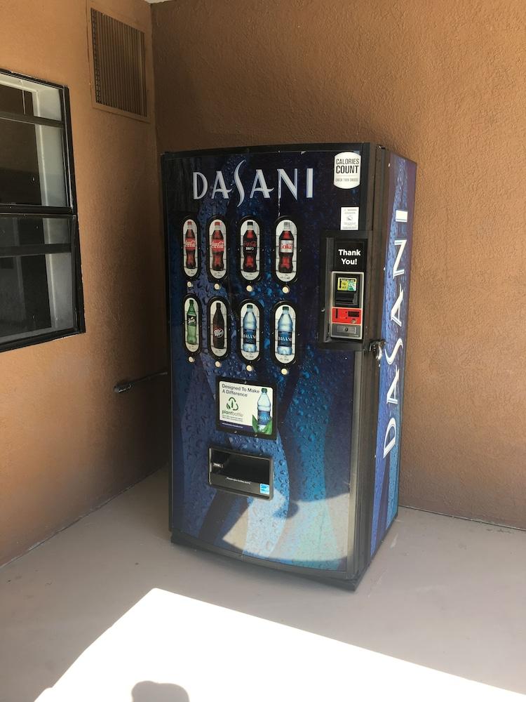 Days Inn By Wyndham Kingman East Bagian luar foto