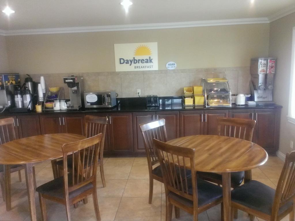 Days Inn By Wyndham Kingman East Bagian luar foto