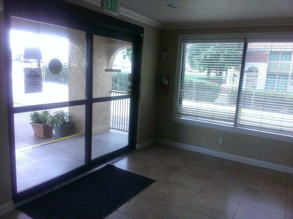 Days Inn By Wyndham Kingman East Bagian luar foto