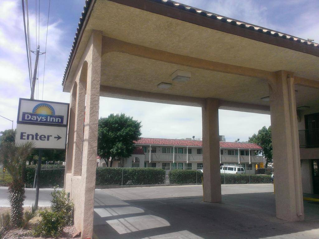 Days Inn By Wyndham Kingman East Bagian luar foto