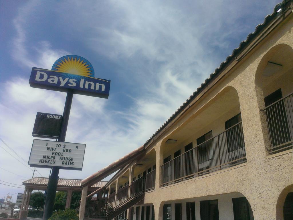 Days Inn By Wyndham Kingman East Bagian luar foto