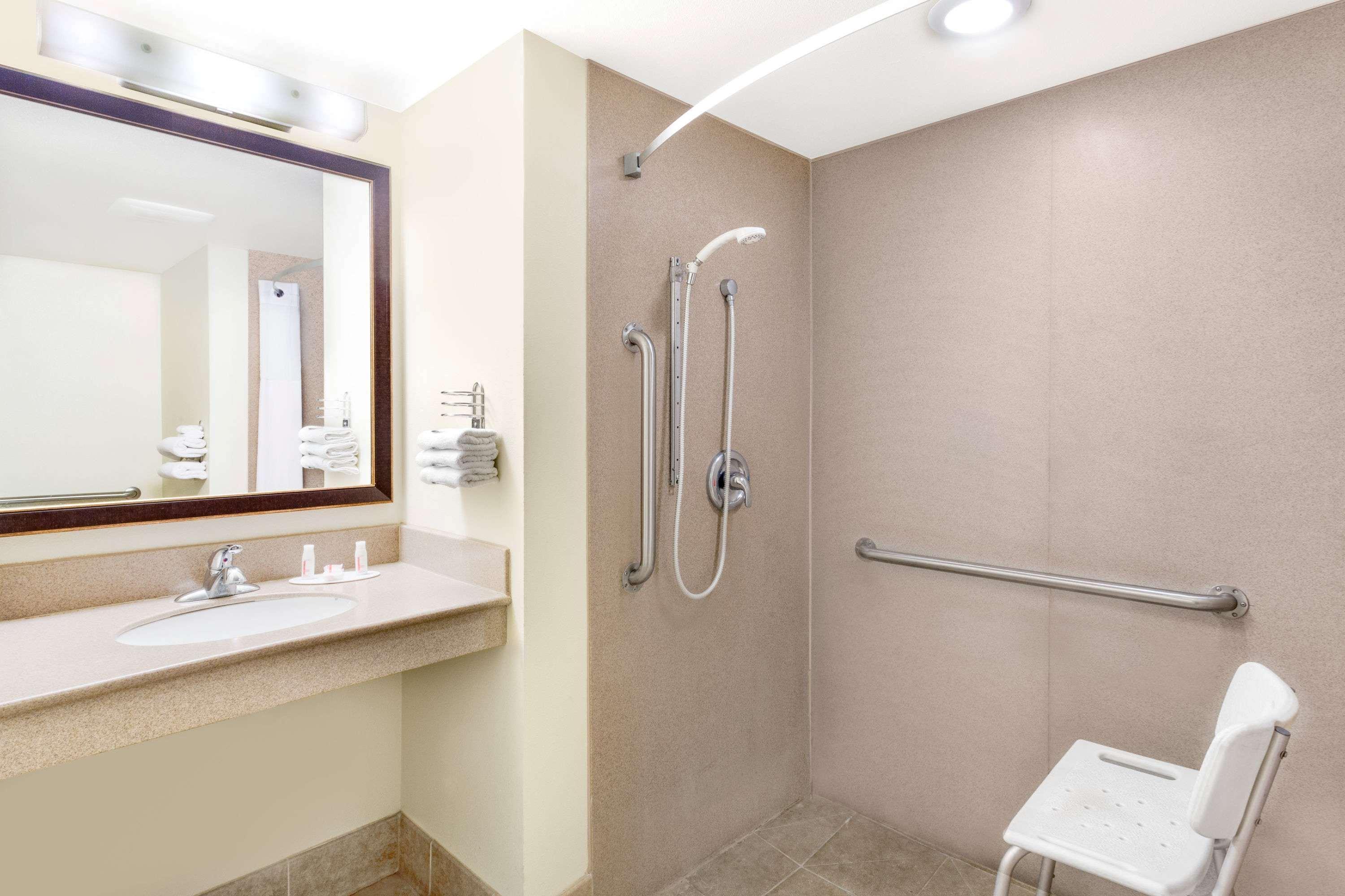 Days Inn By Wyndham Kingman East Bagian luar foto