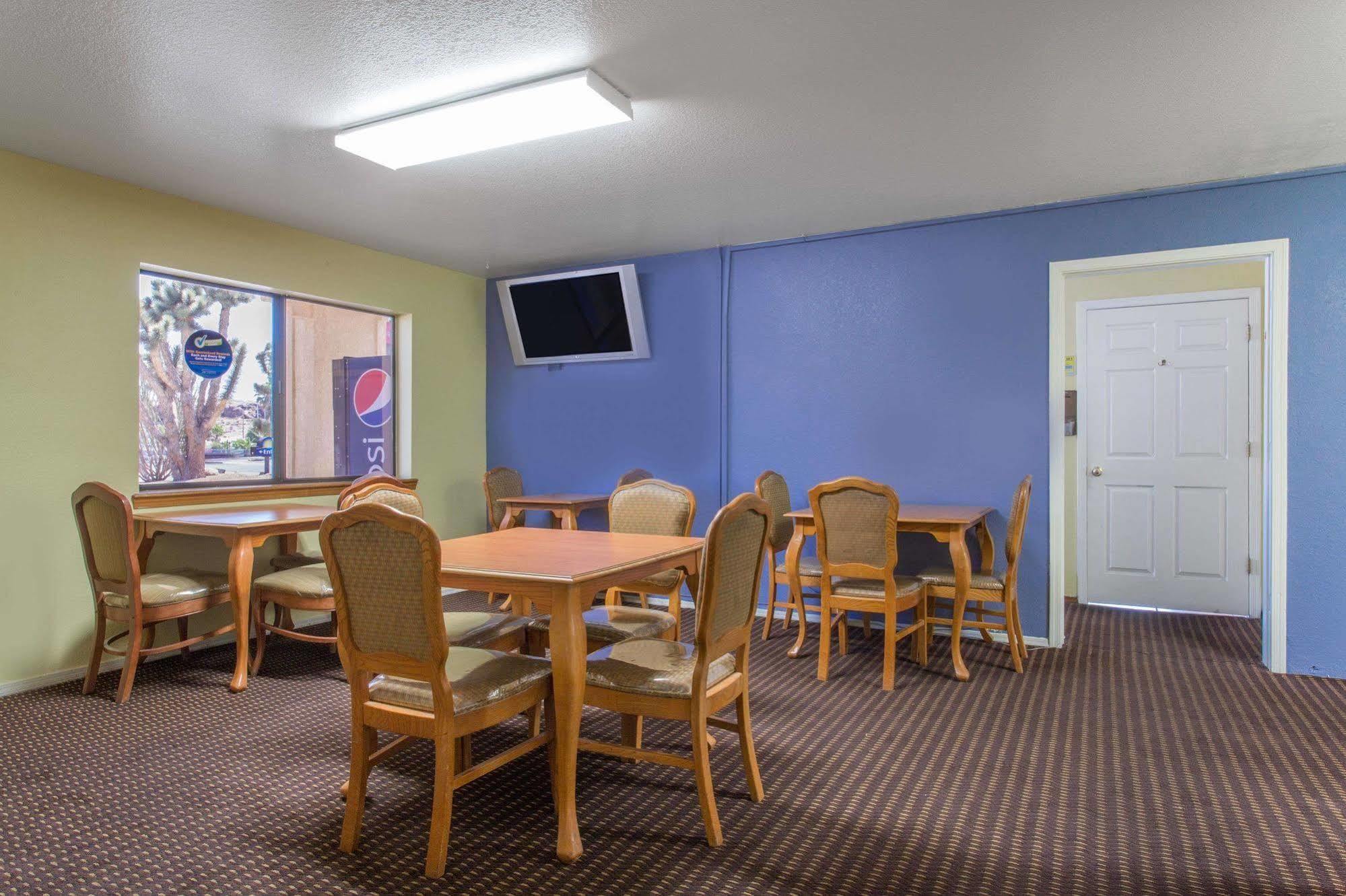 Days Inn By Wyndham Kingman East Bagian luar foto