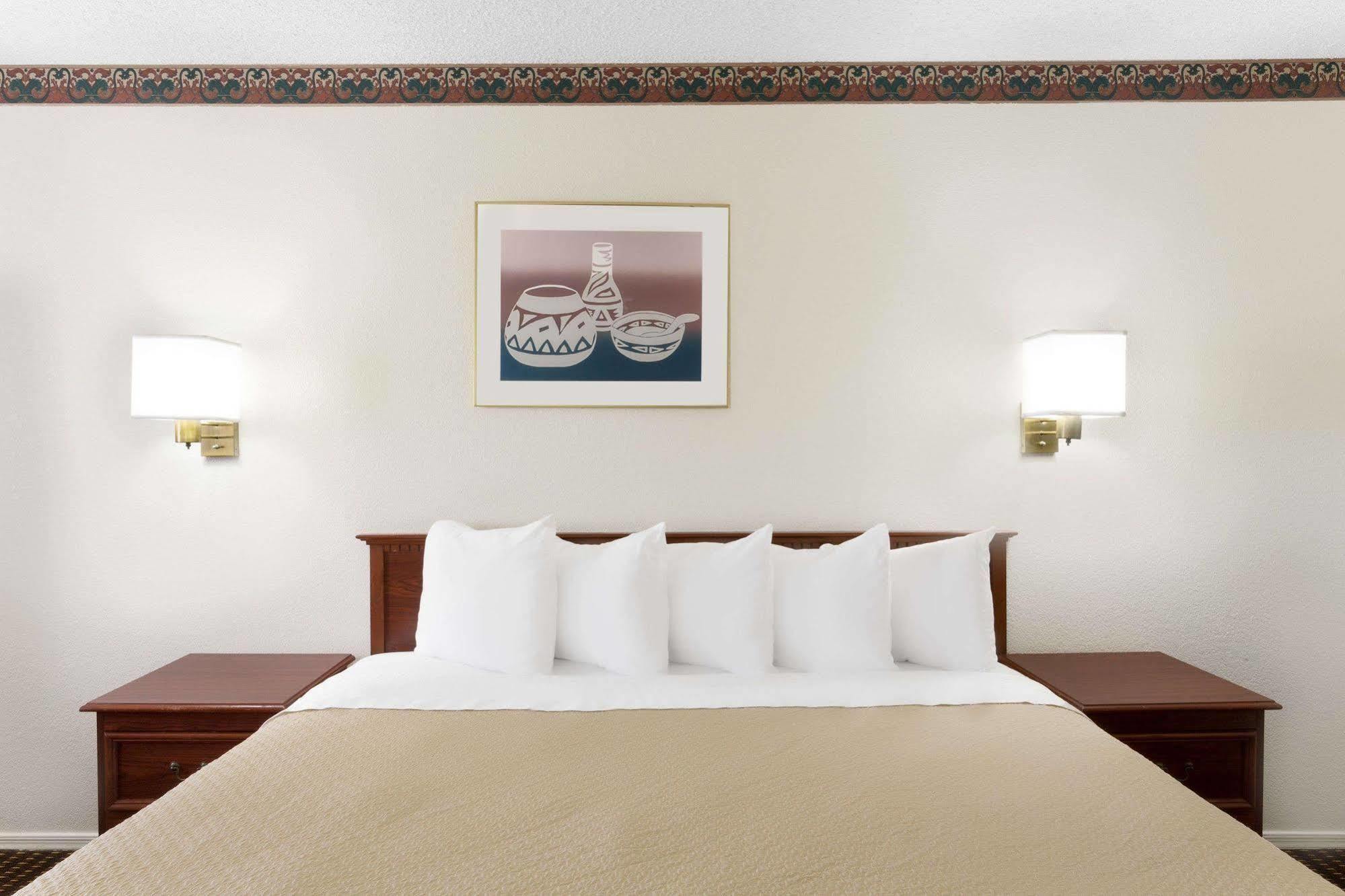 Days Inn By Wyndham Kingman East Bagian luar foto